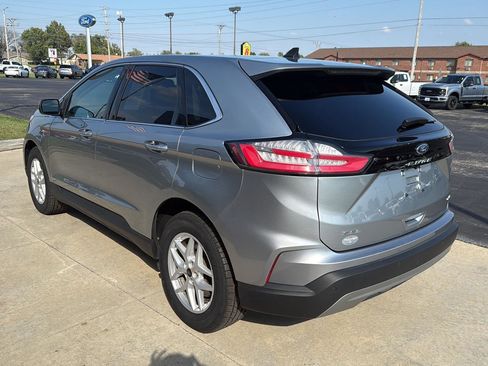 Used 2024 Ford Edge SEL image 8
