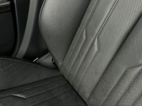 Used 2020 Audi A8 L 4.0T w/ Executive Package image 26