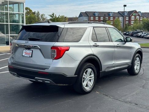 Used 2023 Ford Explorer XLT w/ Equipment Group 202A image 3