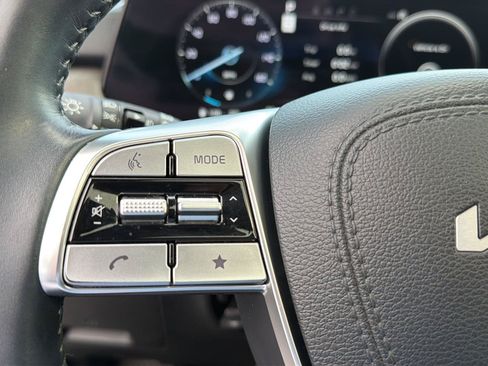Used 2024 Kia Telluride SX w/ Towing Package FWD image 22