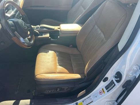 Used 2016 Lexus ES 350 w/ Luxury Package w/Wood Trim FWD image 5