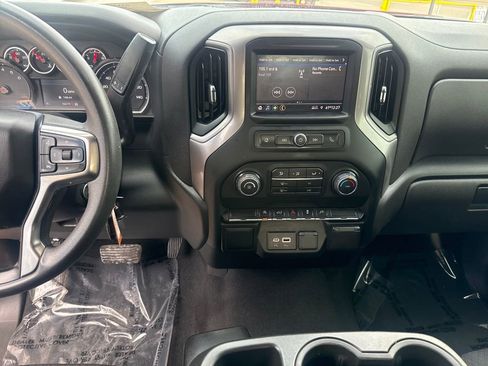 Used 2022 Chevrolet Silverado 1500 Custom w/ Safety Confidence Package image 21
