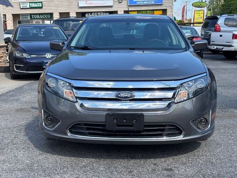 Used 2010 Ford Fusion Hybrid FWD image 2