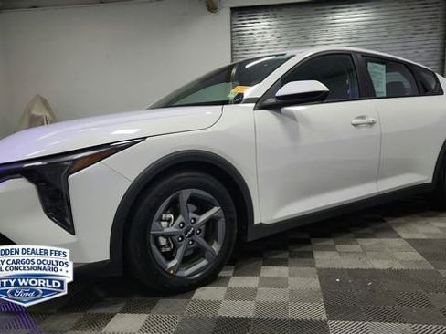 Used 2025 Kia K4 FWD image 4
