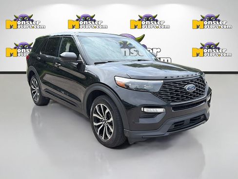 Used 2022 Ford Explorer ST-Line w/ Class IV Trailer Tow Package AWD/4WD image 3