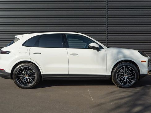 New 2025 Porsche Cayenne image 8