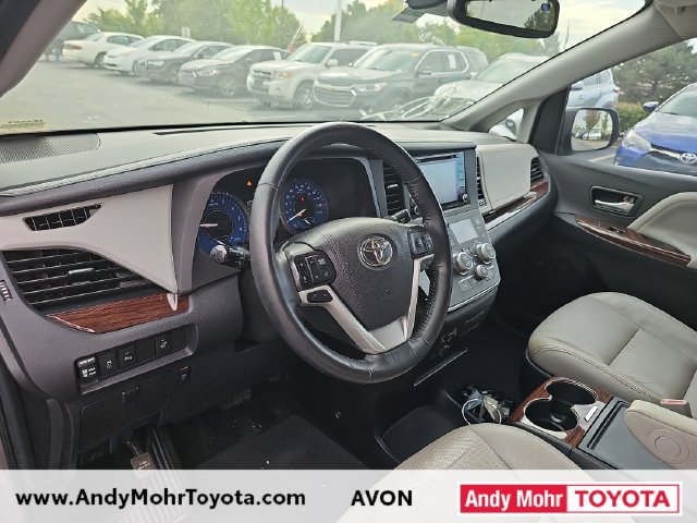 Used 2018 Toyota Sienna Limited FWD image 9