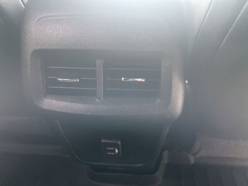 Used 2022 Chevrolet Equinox RS w/ RS Leather Package FWD image 32