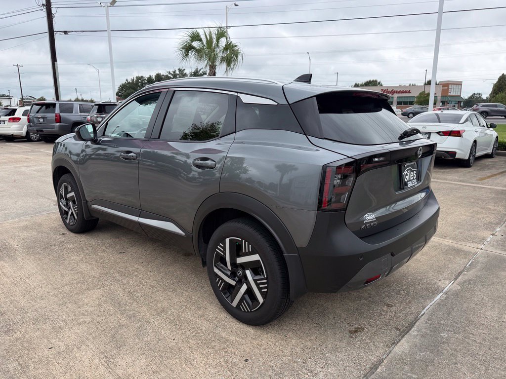 Used 2026 Nissan Kicks SV FWD image 3