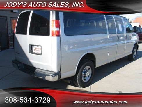 Used 2017 Chevrolet Express 3500 LT w/ LT Preferred Equipment Group image 30