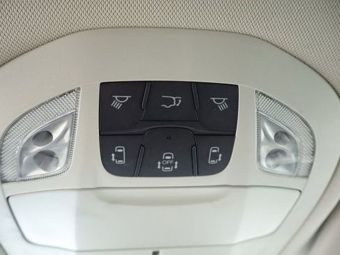 Certified 2023 Chrysler Pacifica Touring-L FWD image 38