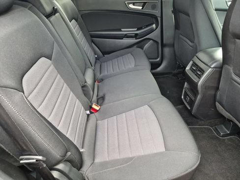 Used 2018 Ford Edge SE FWD image 19