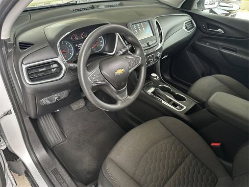 Used 2018 Chevrolet Equinox LT image 12