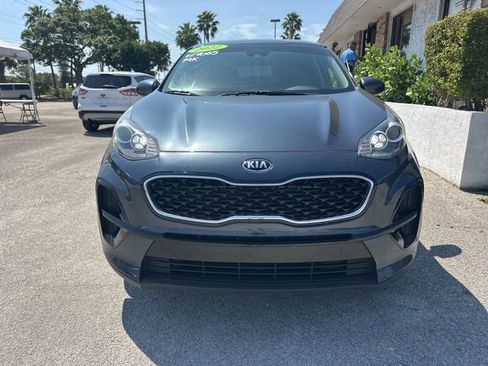 Used 2022 Kia Sportage LX image 3