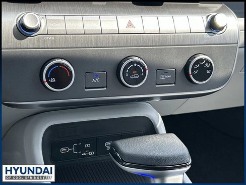 New 2027 Hyundai Kona SE FWD image 32
