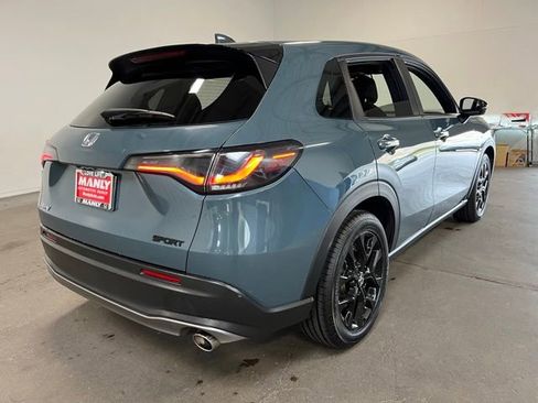 Used 2023 Honda HR-V Sport image 3