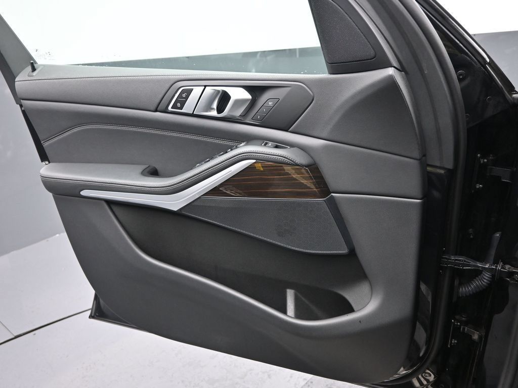 Used 2023 BMW X5 sDrive40i RWD image 7