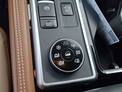 New 2026 Nissan Pathfinder Platinum image 19