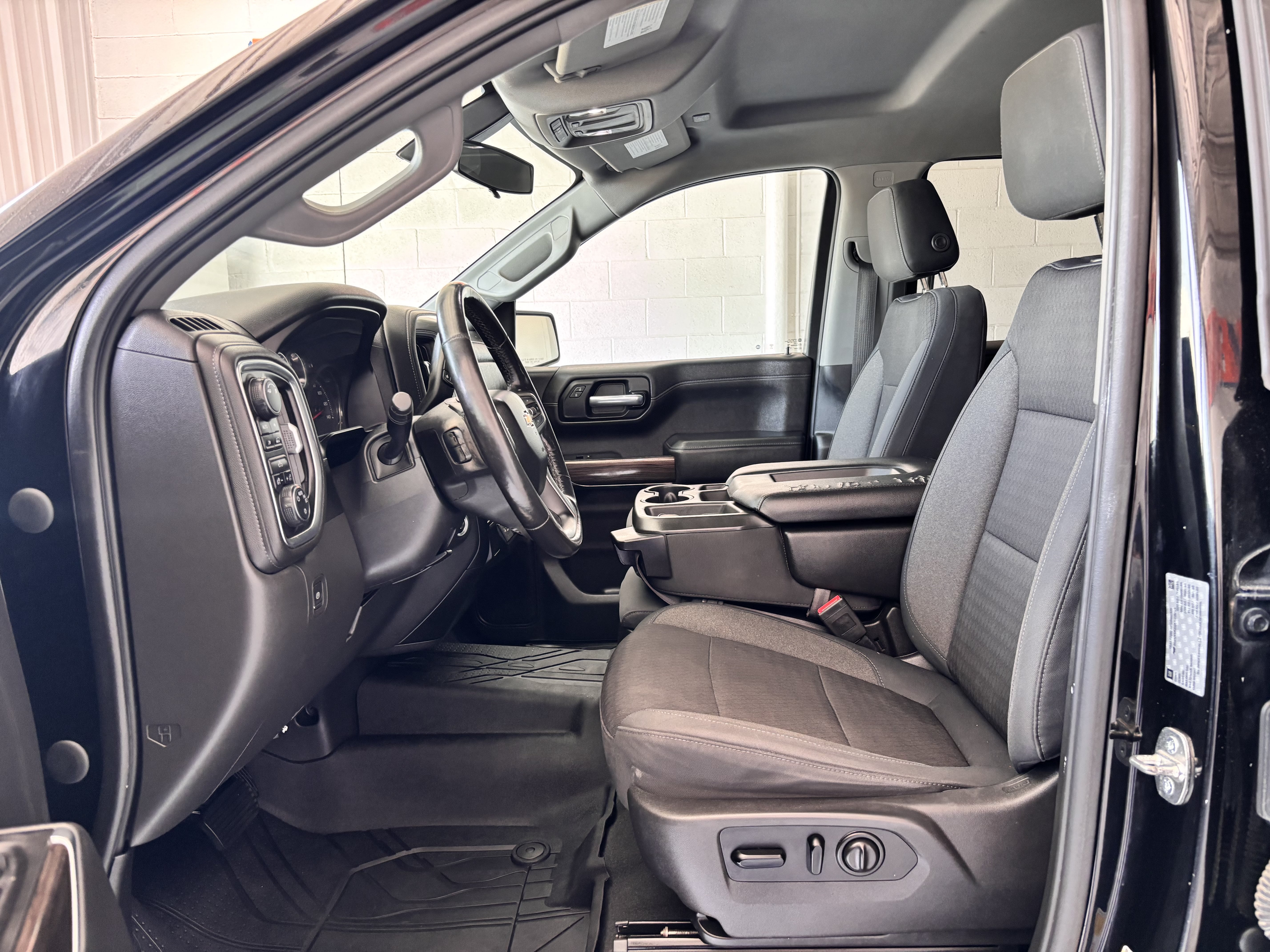 Used 2019 Chevrolet Silverado 1500 LT w/ Texas Edition AWD/4WD image 10