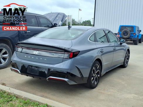 Used 2025 Hyundai Sonata SEL FWD image 2