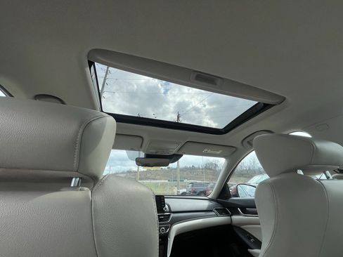 Used 2018 Honda Accord EX-L image 31