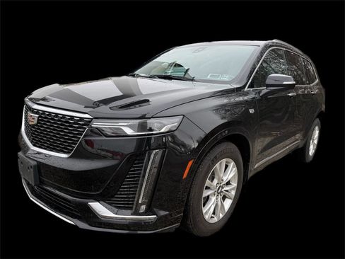 Used 2023 Cadillac XT6 Luxury image 2