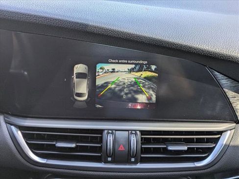 Used 2019 Alfa Romeo Giulia image 14