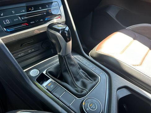 Used 2024 Volkswagen Tiguan SEL R-Line AWD/4WD image 20