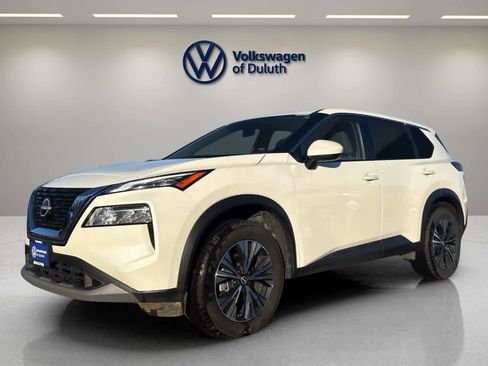 Used 2023 Nissan Rogue SV image 1