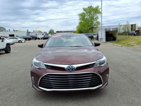 Used 2017 Toyota Avalon XLE Premium w/ All Weather Liner Package FWD image 2