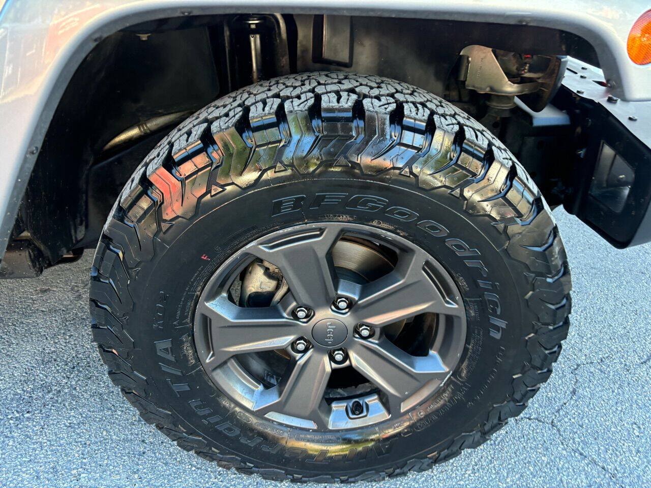Used 2018 Jeep Wrangler Unlimited Rubicon AWD/4WD image 36