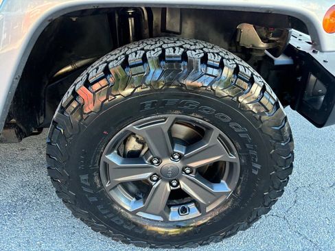 Used 2018 Jeep Wrangler Unlimited Rubicon AWD/4WD image 36