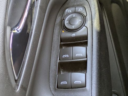 Used 2023 Chevrolet Equinox LT image 23