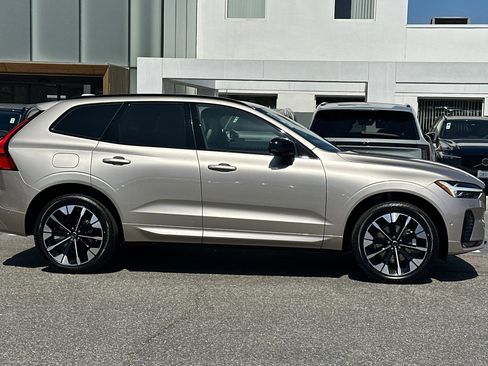 New 2026 Volvo XC60 B5 Plus w/ Protection Package Premier AWD/4WD image 4