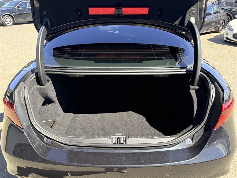 Used 2018 Alfa Romeo Giulia AWD image 26