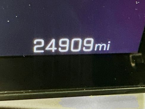 Used 2025 Chevrolet Trax LT w/ LT Convenience Package image 18