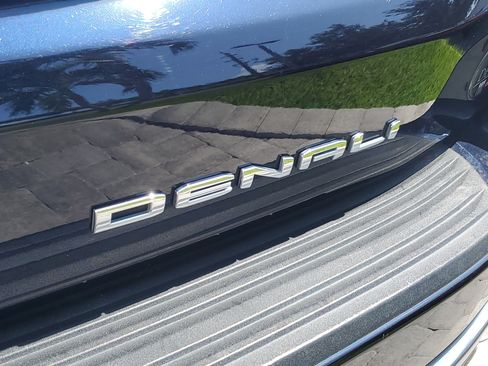 Certified 2021 GMC Yukon XL Denali w/ Denali Premium Package RWD image 9