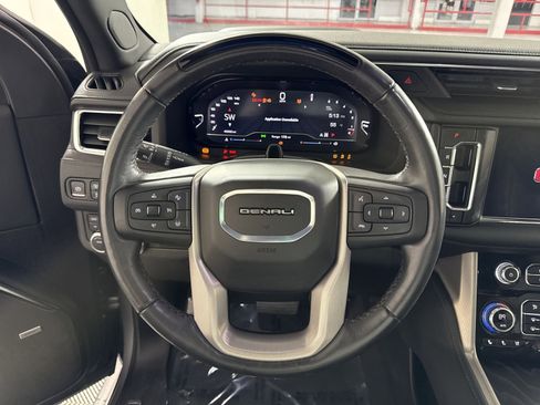 Used 2024 GMC Yukon Denali w/ Advanced Technology Package image 16