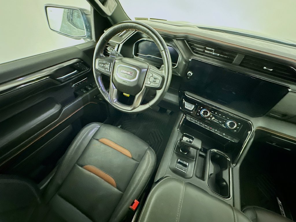 Used 2024 GMC Sierra 1500 AT4 w/ Technology Package AWD/4WD image 9