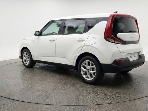 Used 2025 Kia Soul LX w/ LX Technology Package FWD image 5