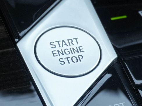 Certified 2025 BMW X7 xDrive40i image 29