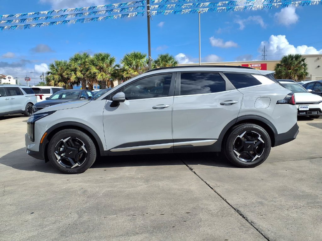 Certified 2026 Kia Sportage EX w/ EX Panorama Roof Package FWD image 5