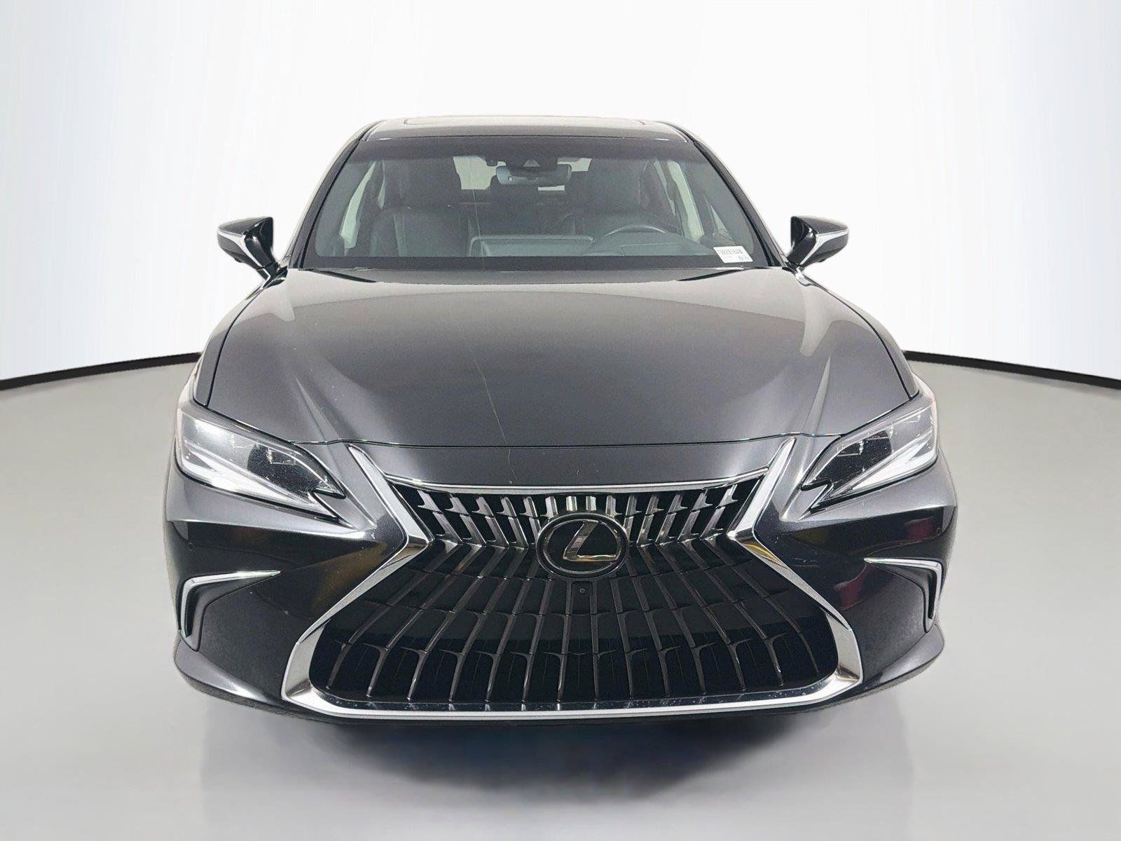 Used 2023 Lexus ES 300h Ultra Luxury w/ Accessory Package (Z2) FWD image 2