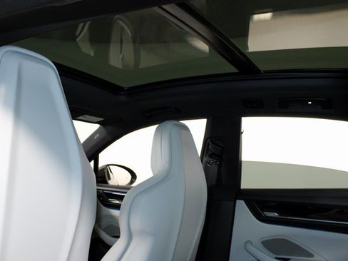 New 2025 Porsche Macan 4S Electric image 23