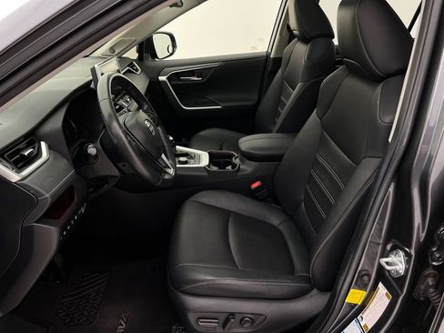Used 2019 Toyota RAV4 Limited w/ Advanced Technology Package AWD/4WD image 11