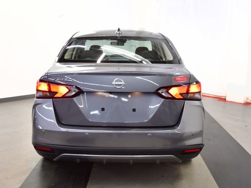 Used 2025 Nissan Versa SV image 11