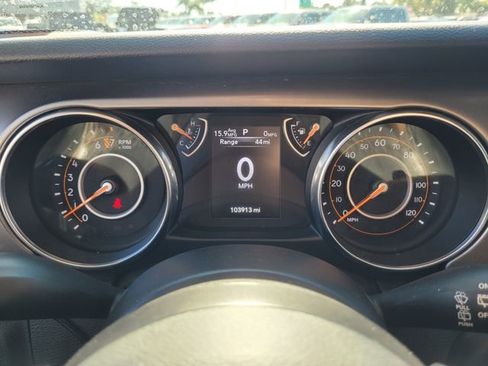 Used 2019 Jeep Wrangler Unlimited Sport S image 33