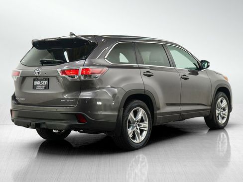 Used 2016 Toyota Highlander Limited w/ Driver Technology Package AWD/4WD image 5