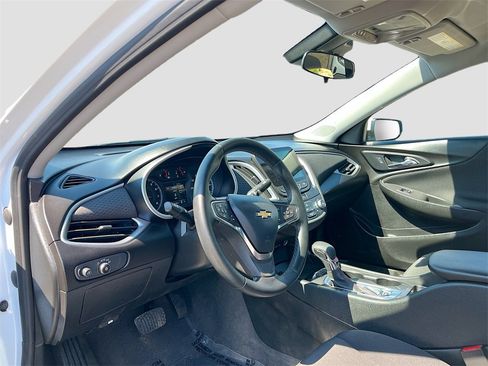 Used 2024 Chevrolet Malibu RS image 9