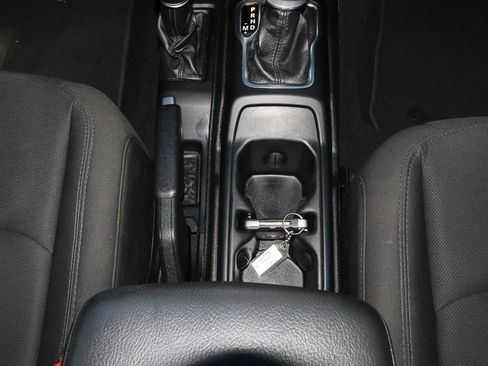 Used 2019 Jeep Wrangler Unlimited Sport S AWD/4WD image 24